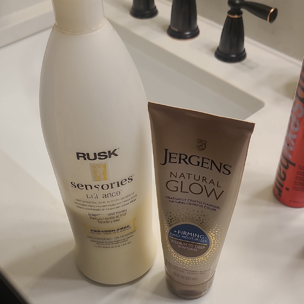 Rusk Sensories Shampoo and Jergens Natural Glow Lotion Set